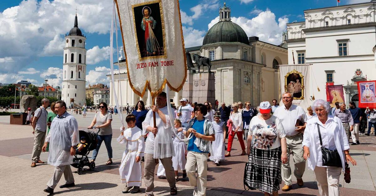 Ks. Grabowski: Boże Ciało przypomina nam, że Chrystus pozostał z nami w Eucharystii