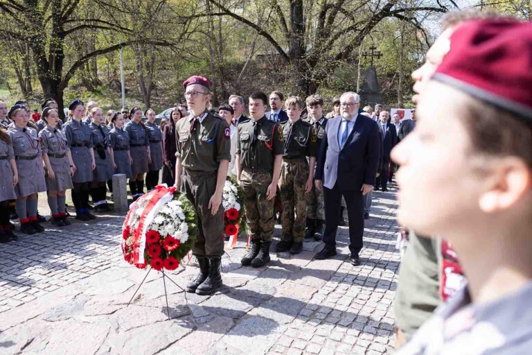Uroczyste obchody Święta Narodowego Trzeciego Maja na wileńskiej Rossie.