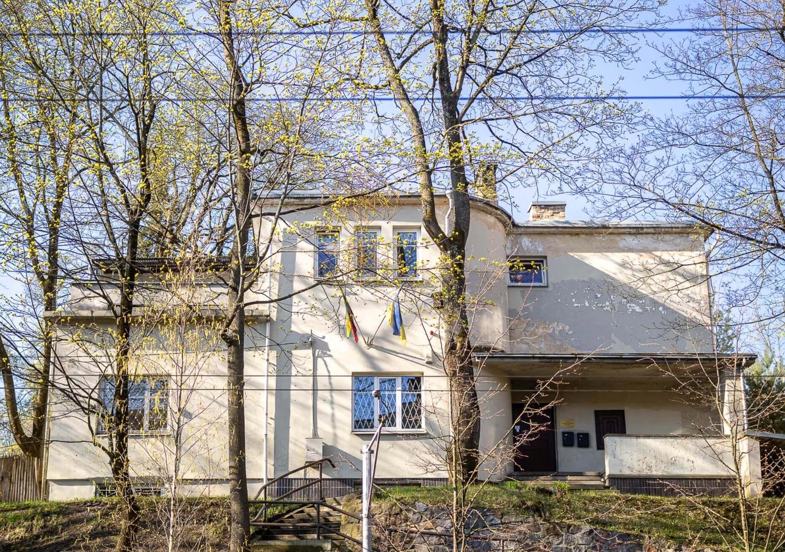 muzeum-2026-05-16-1 Willa przy ulicy Portowej 22 została zbudowana w 1938 r. według projektu Jana Borowskiego i Izaaka Smorgońskiego.