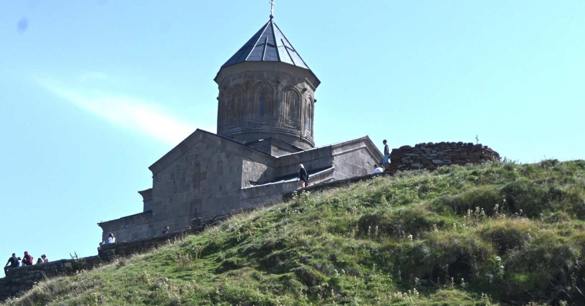 Reportaż z regionu Chewi, spod góry Kazbek, niedaleko Stepancmindy: Strażnik Kazbeku