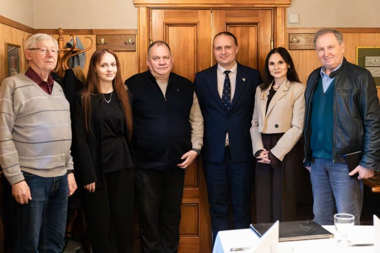 13 maja Forum Wileńskie spotkało się z Laurynasem Šedvydisem, by omówić kwestie praw polskiej społeczności na Litwie w kontekście szkół w rejonie trockim.