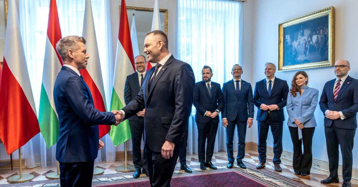 Pragmatycy, czyli między Rosją a Brukselą