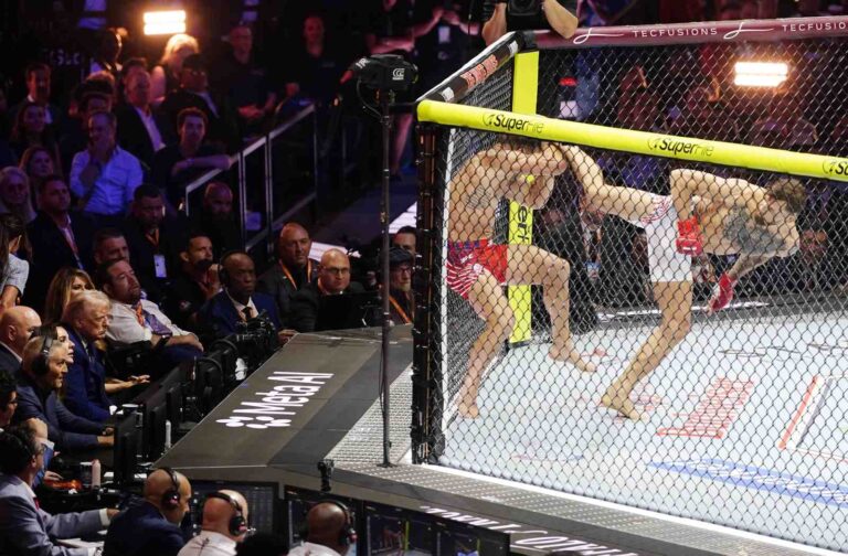 Gala mieszanych sztuk walki UFC zorganizowanej na Południowym Trawniku Białego Domu.