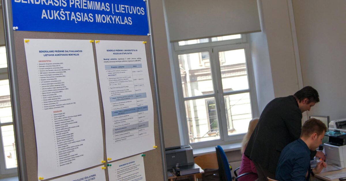 Maturzyści podejmują decyzje. Rozpoczęła się rekrutacja na studia