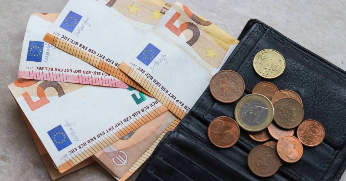 Spór o płacę minimalną i NPD. Rząd odrzucił porozumienie partnerów społecznych