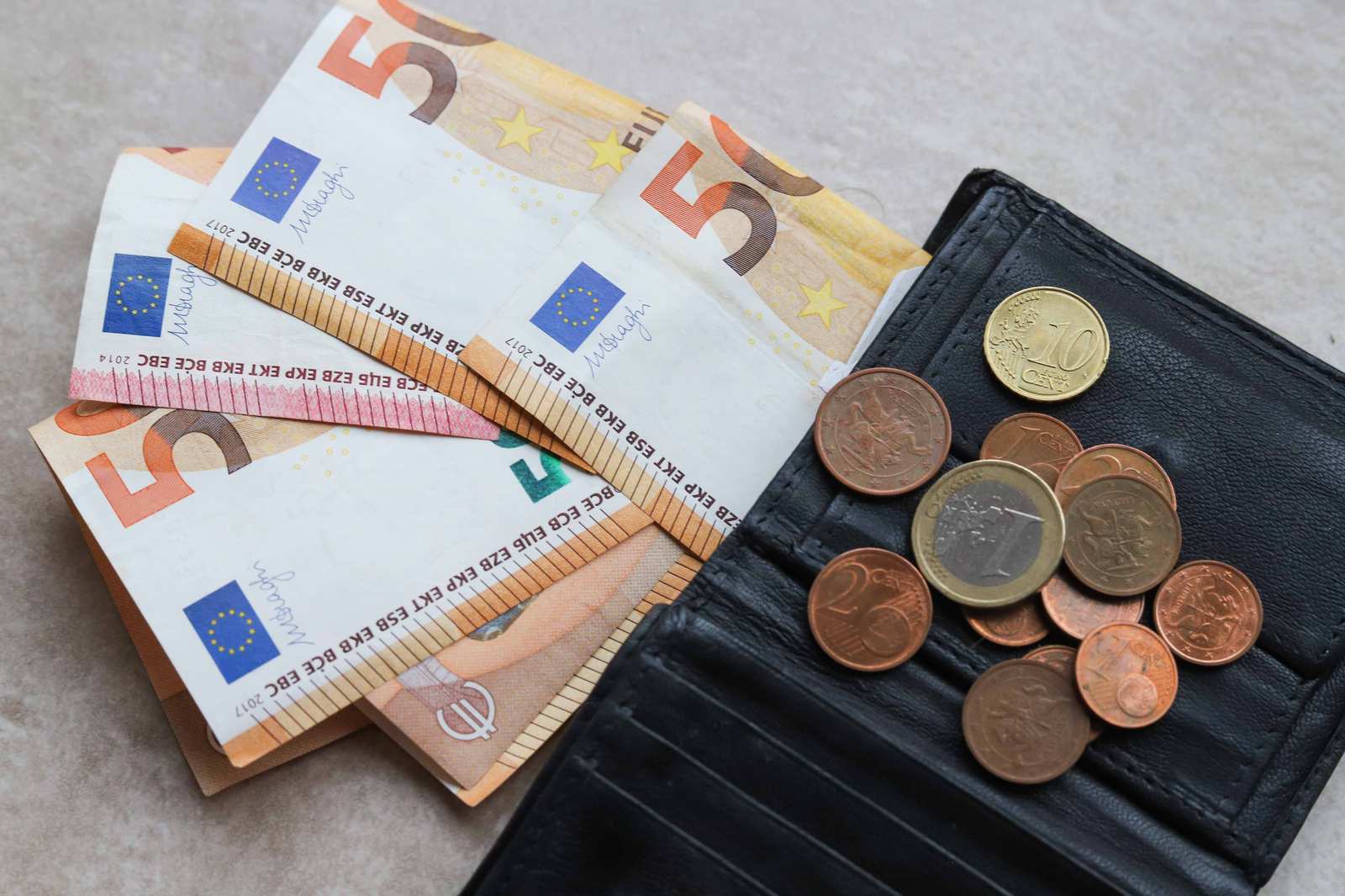 WYDA-Rzad-2026-06-18-PORTAL Pieniądze euro.