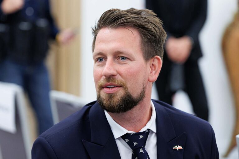 Robert Puchowicz.