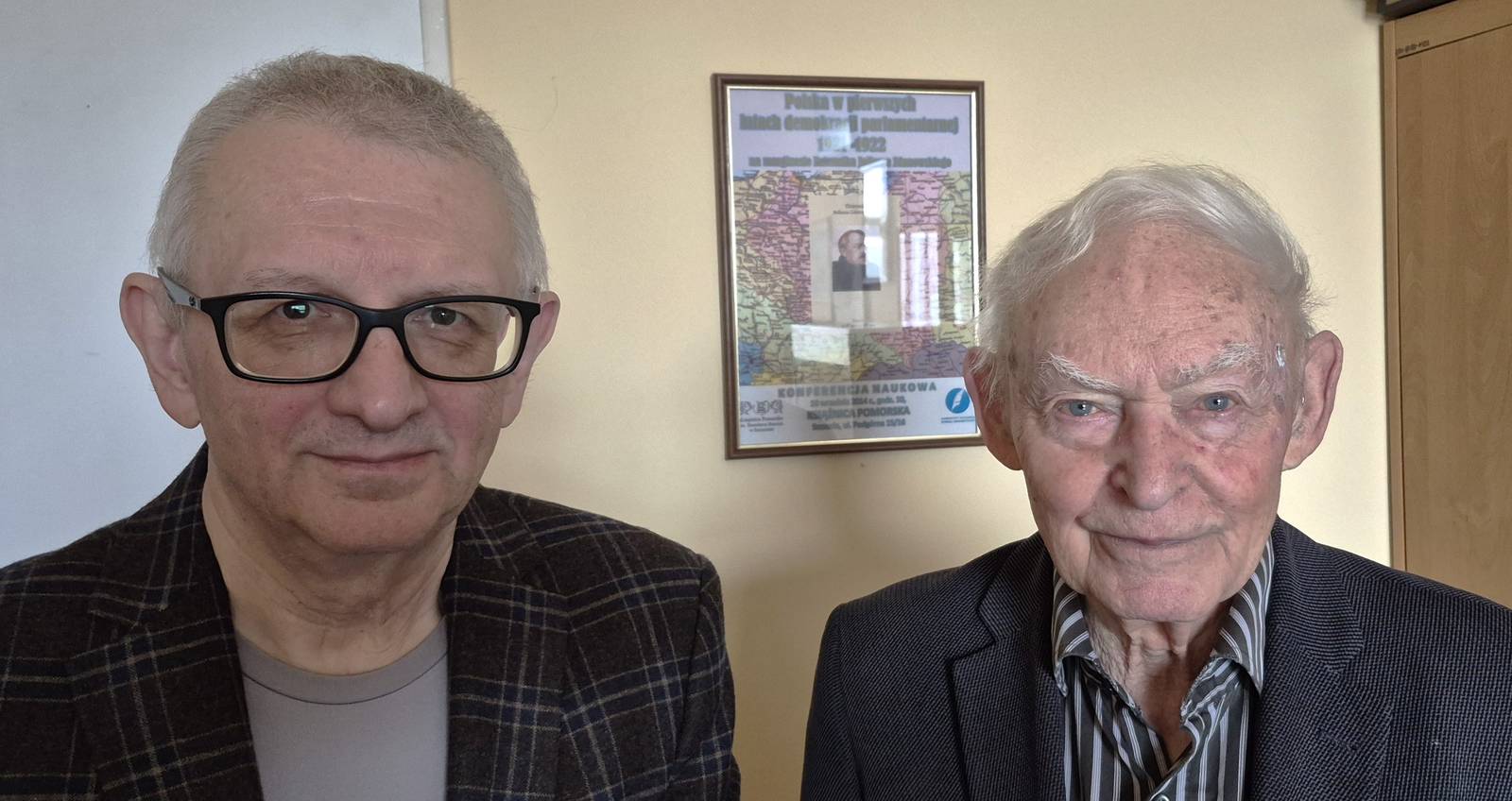 Prof. Janusz Faryś (z prawej) i prof. Henryk Walczak.