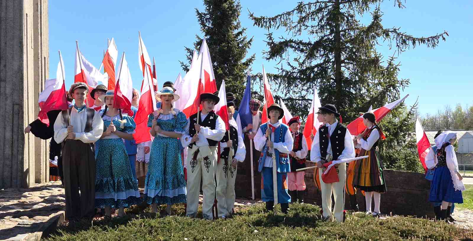 wywiad-konsul-2026-06-11-4-PORTAL Tegoroczny Marsz Polonii zakończony pod pomnikiem i krzyżem upamiętniającym polskich legionistów.