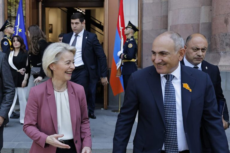 2 lipca przewodnicząca Komisji Europejskiej Ursula von der Leyen odwiedziła Erywań. Rozmowy z premierem Nikolem Paszynianem dotyczyły również środków mających na celu zmniejszenie zależności gospodarczej Armenii od Rosji.