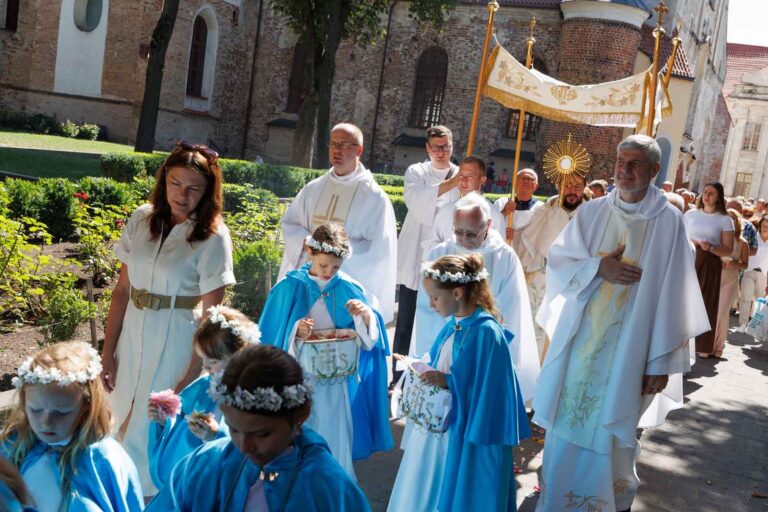 Odpust z okazji Wniebowzięcia Maryi u franciszkanów w Wilnie [GALERIA]