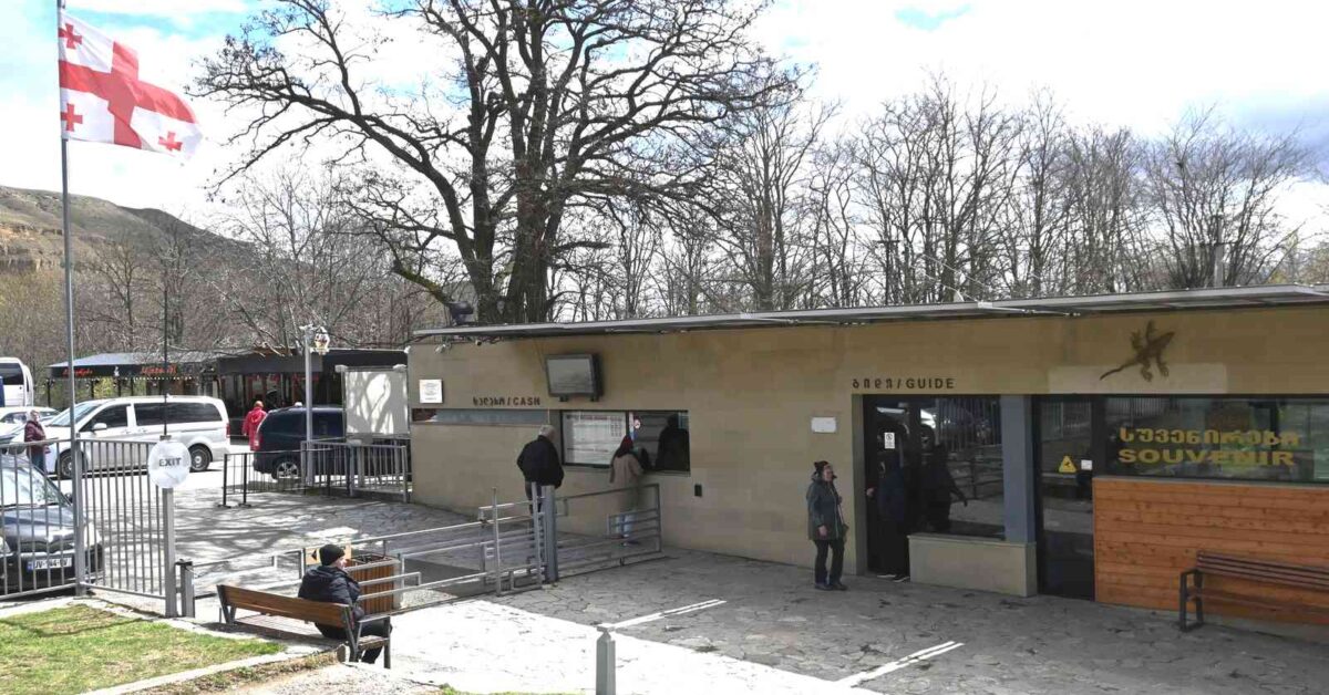 Kamień, który pamięta bogów i krzyż. Najstarsze skalne miasto w Gruzji
