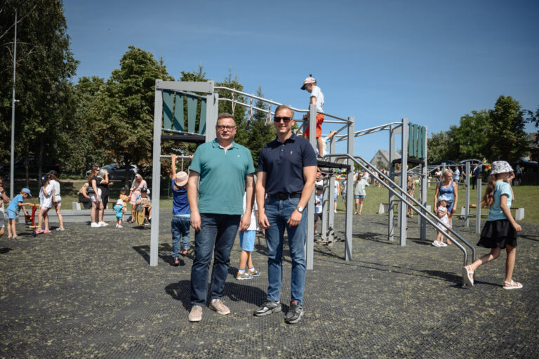 Mer Robert Duchniewicz (po prawej) oraz starosta Marek Piłat.