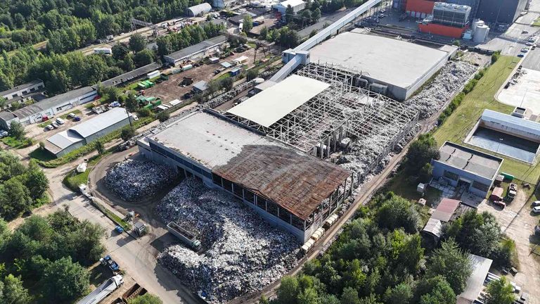 Terytorium zakładu MBA przed zwrotem odpadów.