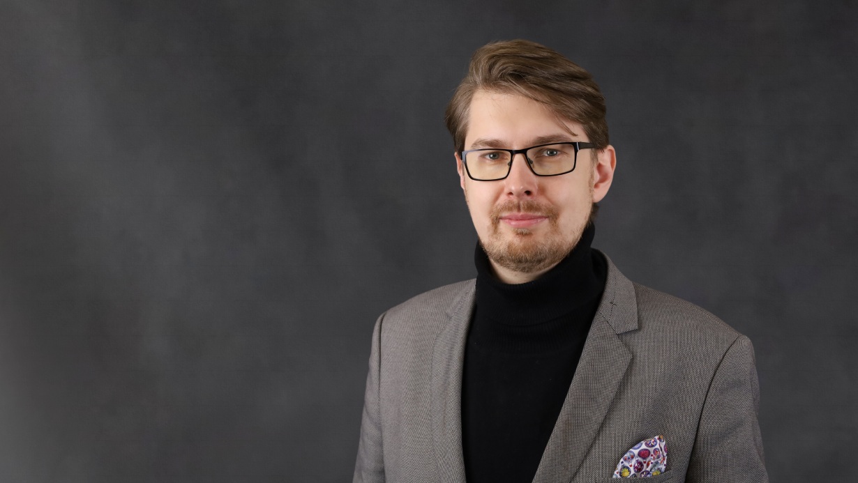 Dr Łukasz Jasiński.
