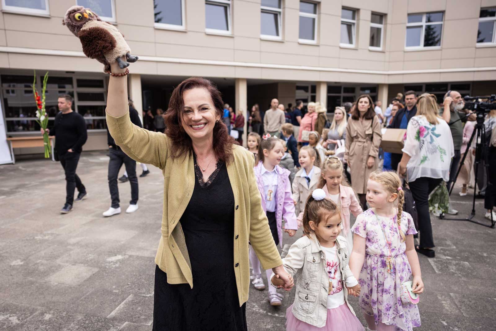 Apel w Progimnazjum im. św. Jana Pawła II w Wilnie był podwójnie radosny.