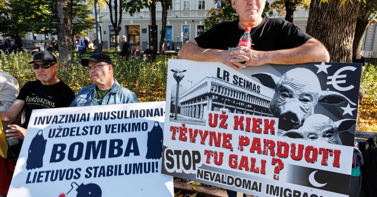 Dwa protesty w centrum Wilna. Spór o migrację podzielił demonstrantów