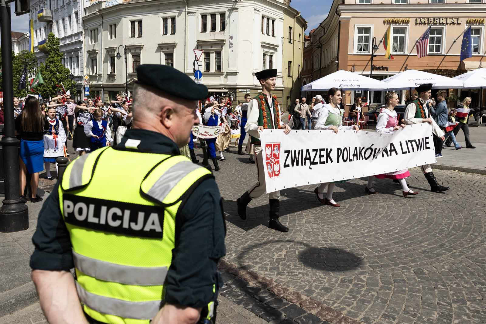 Policjant na Paradzie Polskości.